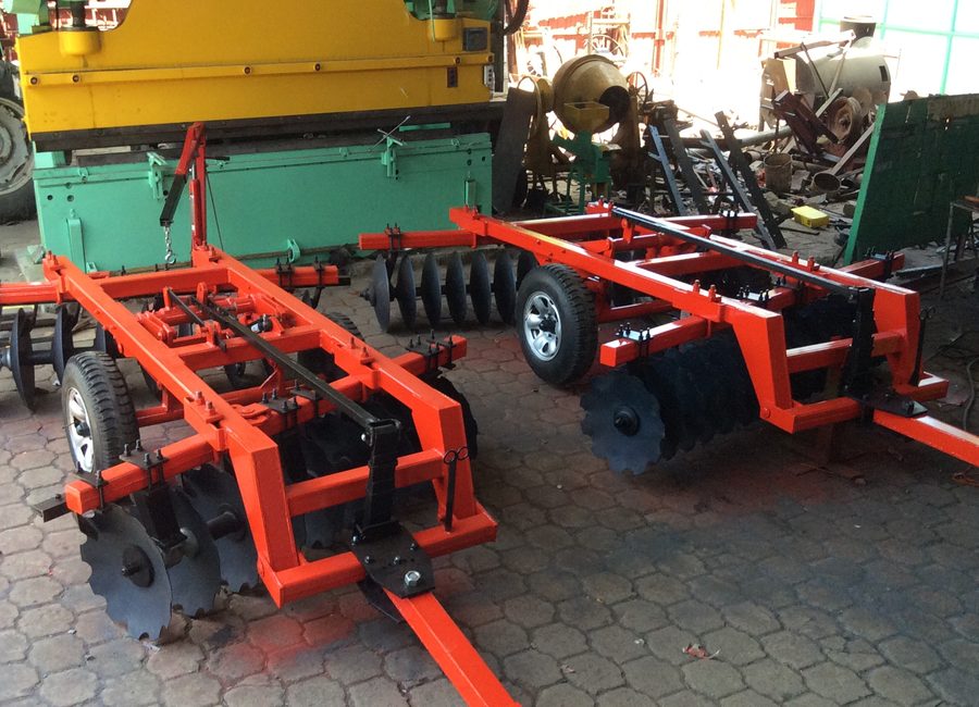 Gradas e implementos para tractor